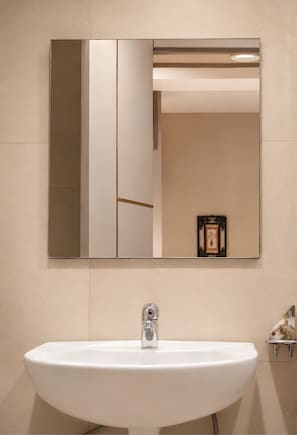 Bathroom - The Barum Heritage (Nainital)
