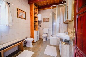 Bathroom - Kaval Home with Free Onsite Wellness (Dravograd)