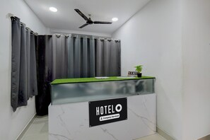 Lobby - Super Hotel O by OYO JVP Hotels (Hyderabad)