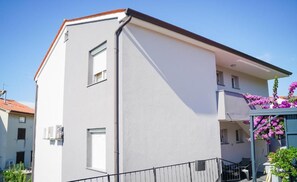 Exterior - Studio Mia with free onsite parking (Izola)