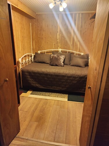 Apartment with a Peaceful Cabin Feel and Coosawattee River Resort Amenities