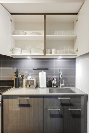 Private kitchen - Charming 2BR downtown condo with private patio Parking Available (Toronto)