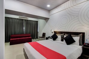 Room - Super Collection O Rajdhani Hotel (Pune)