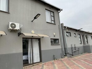 Exterior - Northmead Lodge guest house  (Benoni)