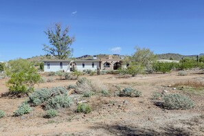 Interior - Near Hiking! Mtn-view Poolside Retreat in Phoenix (Phoenix)