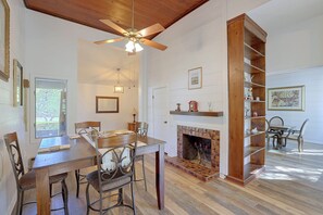 Interior - Lake Hartwell Home w/ Quiet Patio & Lake Access (Townville)