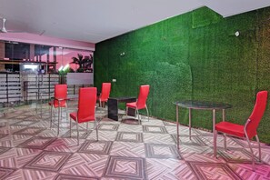 Dining - Hotel O Sunshine Near Netaji Subhash (Kolkata)