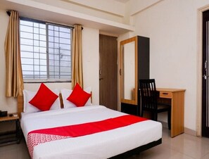 Room - Hotel O Lakeview (Pune)