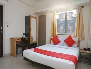 Room - Hotel O Lakeview (Pune)