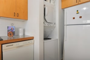 Interior - Kona Makai 3-304 Top Floor, Ocean View, Sleeps 6, Has Loft! (Kailua Kona)