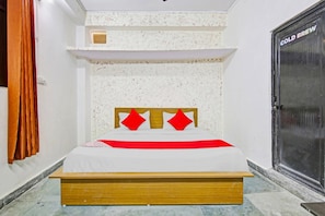Room - Hotel O ROYAL 18 (Noida)