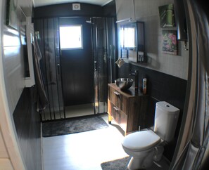 Bathroom - New Listing (Saint-Méard-de-Gurçon)