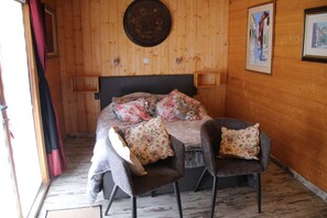 Room - New Listing (Saint-Méard-de-Gurçon)