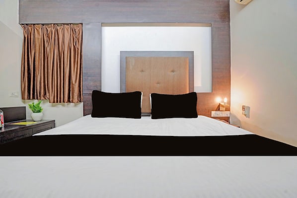 Room - Super Collection O Dhanbad Railway (Dhanbad)
