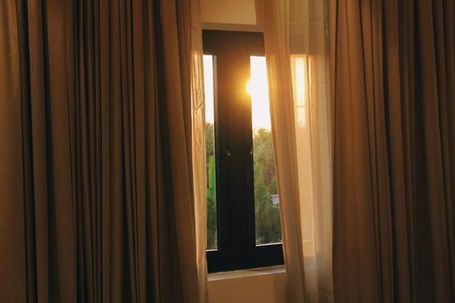 Luxury Lagoon Resort - Superior King Room