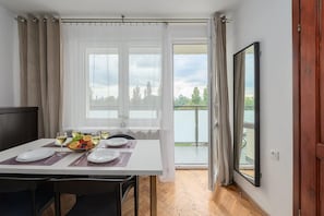 Dining Room - Riverside Flat with Balcony (Warszawa)