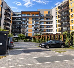 Immediate Surroundings [summer] (<1 km) - Apartment near Old Town & Zoo (Warszawa)
