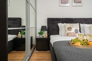 Bedroom - Cozy Apartment with Skyline View (Warszawa)