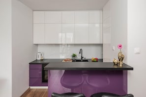 Kitchen - Cozy Apartment with Skyline View (Warszawa)