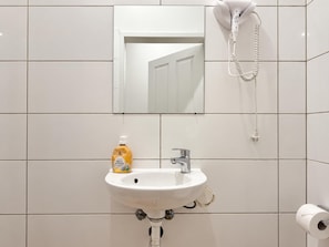 Bathroom - Vienna Living 1BR for Extended Stays (Wien)