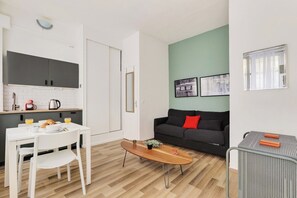 Living area - Cute & Cozy Studio in Paris 11th (Paris)