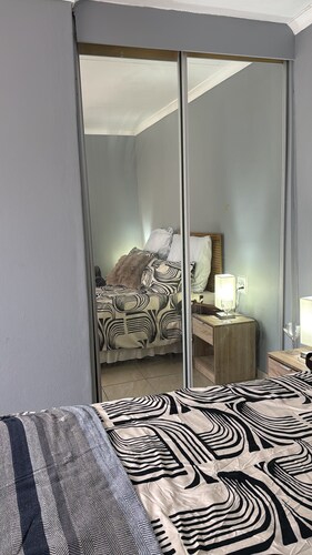 Charming humble cottage Johannesburg 4 min from Eastgate and very peaceful