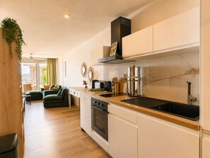 Private kitchen - New Listing (Saint-Martin)