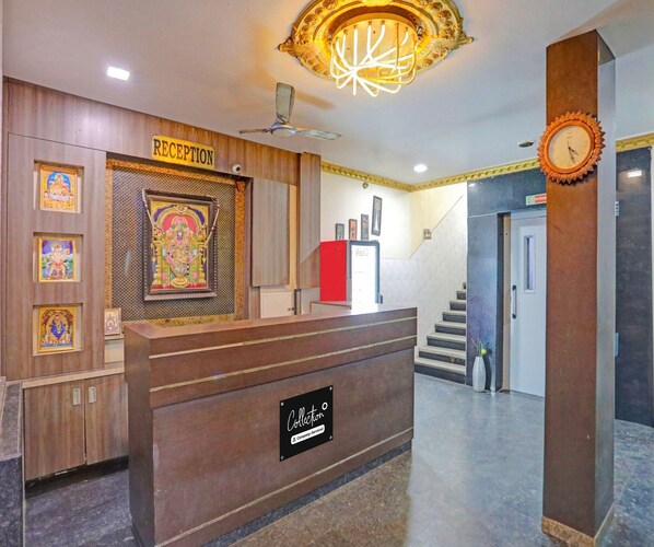 Quầy tiếp tân