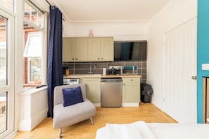 Interior - Private Studio Near Shops & River Thames - Pass the Keys (Reading)