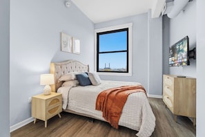 Room - Urban Oasis | Steps to Playhouse Square (Cleveland)