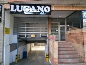 Exterior detail - Hotel Lugano (Medellín)