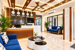 Quầy tiếp tân