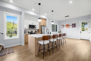 Private kitchen - `Jade` 3 King Bedrooms | Garage + 7 Min to DT (Calgary)