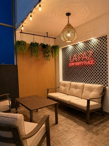 De La Paz Rooms