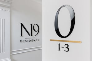 Room - Armas 5 Granatowa Elegancja z Klimatyzacj (Bydgoszcz)