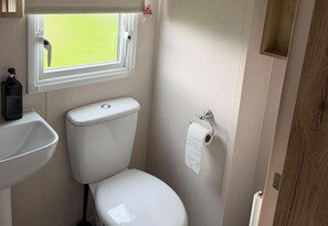 Bathroom - Turnberry Holiday Park, 18 Montrose (Girvan)