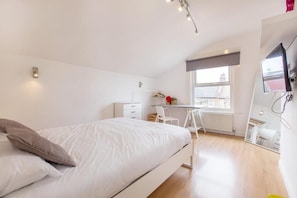 Room - Tooting Broadway Rooms (London)