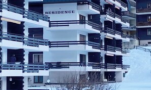 A multi-story residential building with balconies and a sign that reads 'RESIDENCE'. - PEACEFUL ZERMATT ESCAPE JUST MINUTES FROM SUNNEGGA & THE STATION (Zermatt)