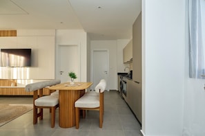 Dining - Premium one-bedroom apartment in Fann-Mermoz · Corniche within walking distance (Dakar)