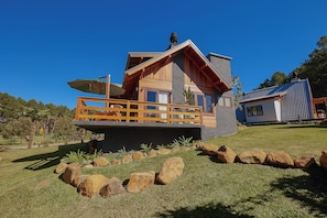 Front of property - Hospedaria Morada das Grimpas (Lourenço)