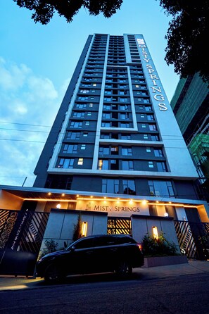 A tall building with a sign reading 'Misty Springs.' - 16th Floor Luxury -GTC Skyline Views with gym and workspace (Nairobi)