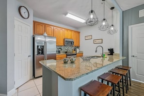 Private kitchen - Vista Cay 3BR Condo Pools Near Universal (Orlando)
