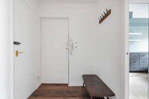 Interior - Charming Parkside Apartment | WiFi | Gated Parking (Greater London)