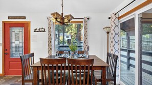 Interior - Emberpine by Avantstay Hot Tub + Pine-view Decks Near Speedboat Beach + Crystal Bay (Kings Beach)