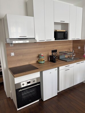 Private kitchen - New Listing (Limoges)