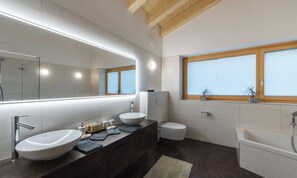 Bathroom - Delightful 2-bedroom apartment in Zermatt perfect for your getaway (Zermatt)