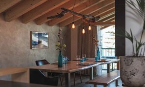 Dining - Delightful 2-bedroom apartment in Zermatt perfect for your getaway (Zermatt)