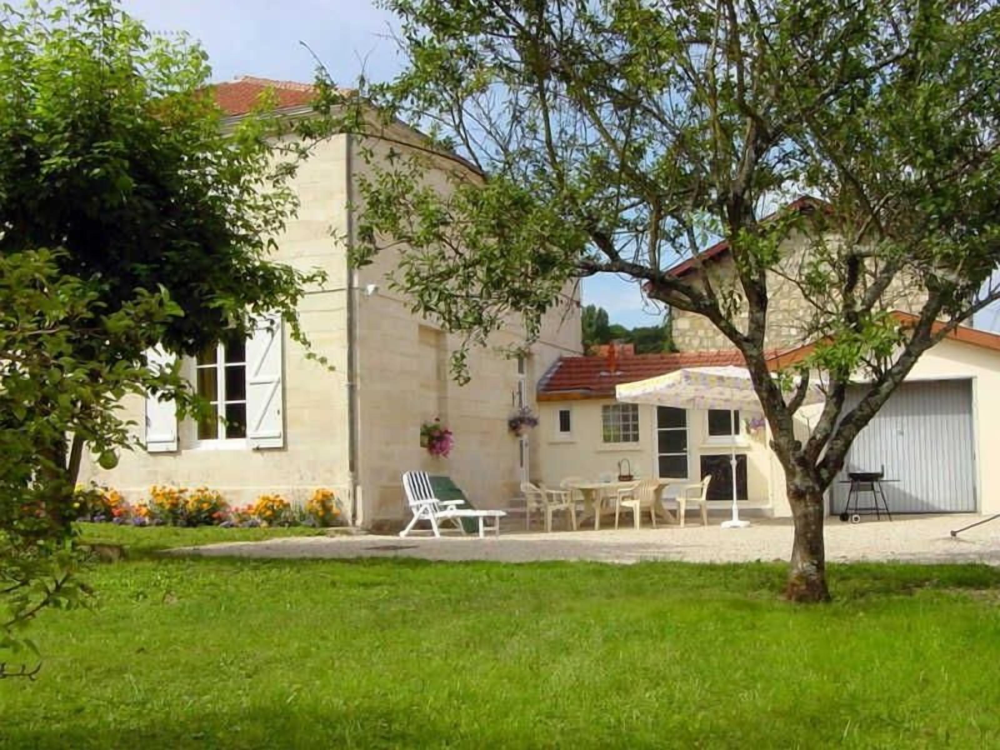 cour gîte les Mariniers lac du Der