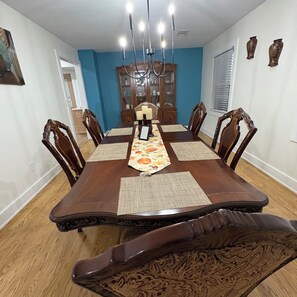 Dining - House in Lithia Springs (Lithia Springs)