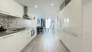 Kitchen or kitchenette - View of Guanarteme Surf, Las Canteras 2 (Palmas De Gran Canaria, Las)